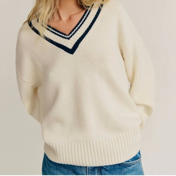 Reformation Jadey Cashmere Oversized V-neck Sweater Size Small NWT - Picture 1 of 8